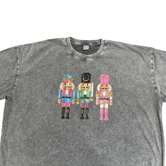 NEW Oversized Stonewashed Gray T-Shirt with Colorful Nutcracker Design - Picture 1 of 2